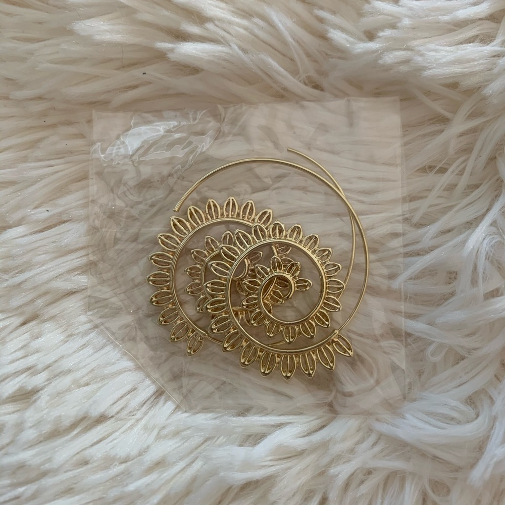 Gold Exaggerated Round Earrings - Picture 4 of 4